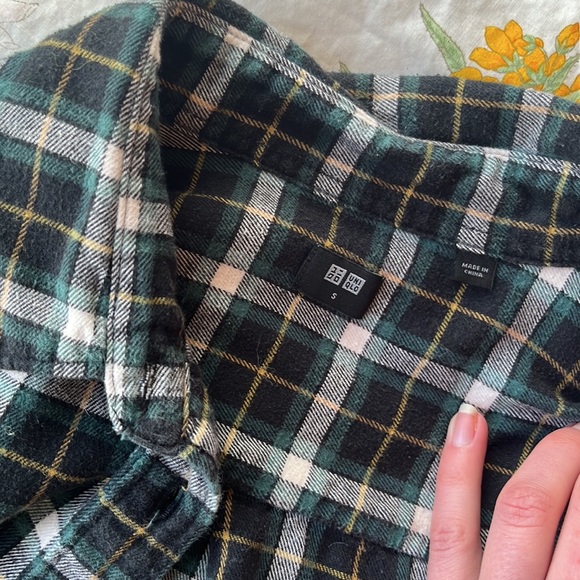 Uniqlo plaid button down shirt - Picture 3 of 3